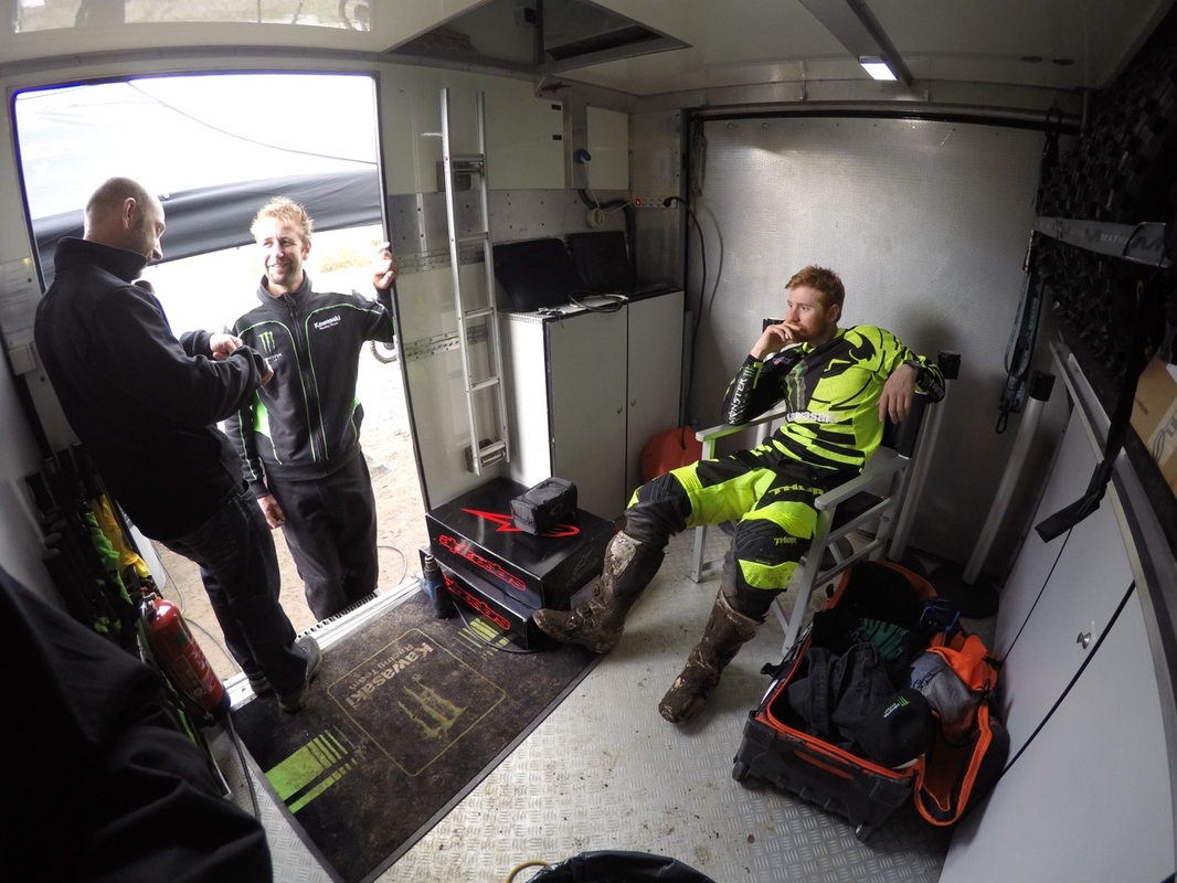 behind-the-scenes-with-ryan-villopoto-4_gallery_full